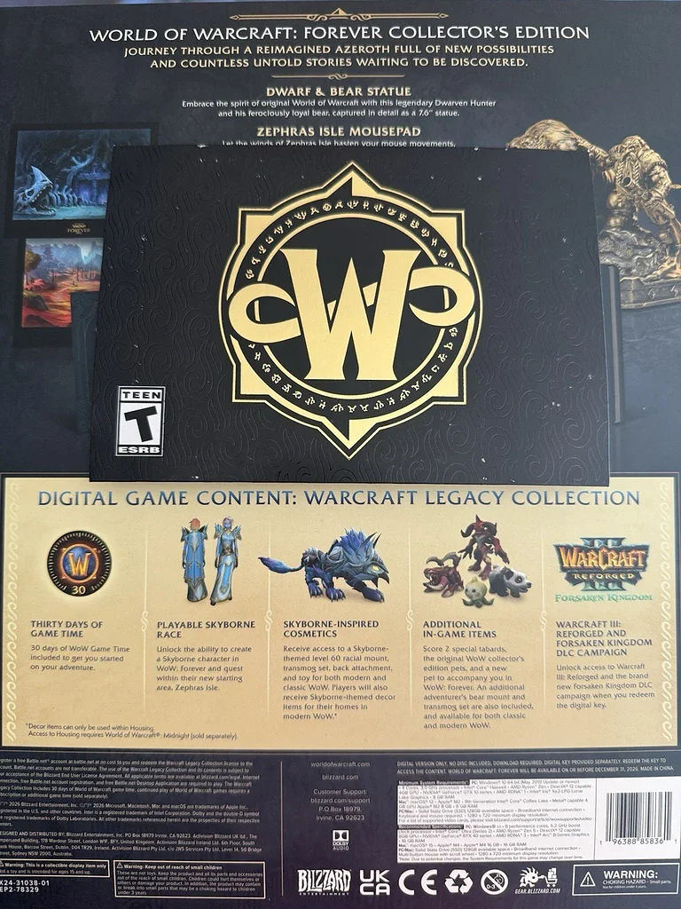 Коллекционное издание World of Warcraft Forever с логотипом и содержимым.